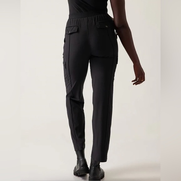 Athleta Vienna Cargo Pant Women’s Size 14 Black - Picture 3 of 16
